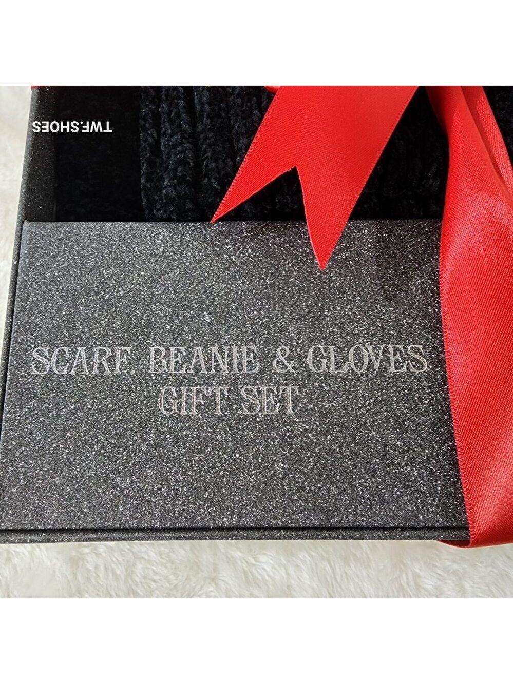 Demonia Official Limited Promotional Hat Gloves Extra Long Scarf Gift Set - Picture 6 of 6